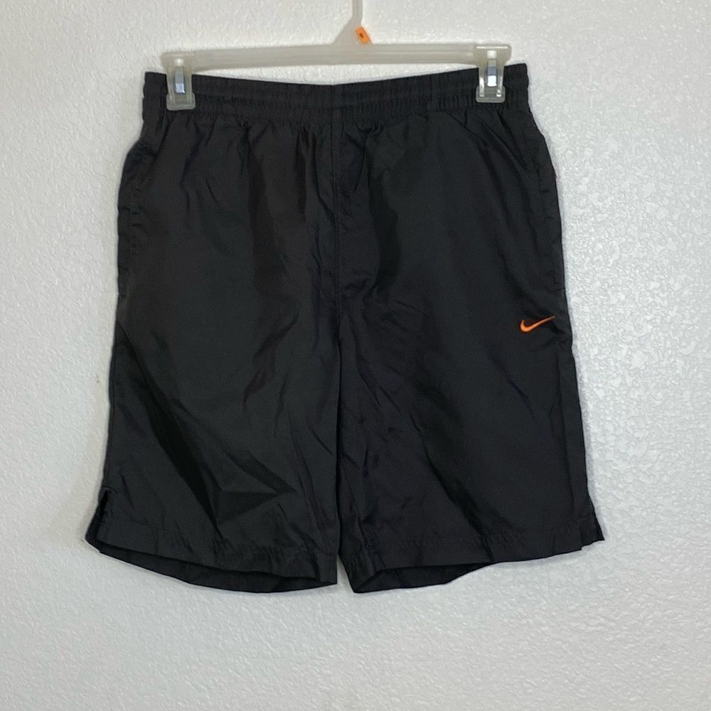 NIKE Men’s Gray Shorts Size L